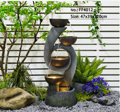 מזרקת מים ארבע שכבות