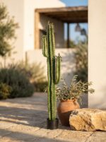 קקטוס מלאכותי דמוי עמוד