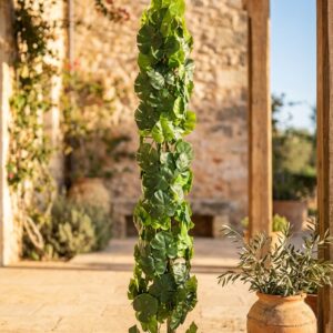 מונסטרה מלאכותית דמוית פגודה