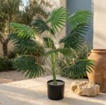 דקל מלאכותי בעציץ שחור