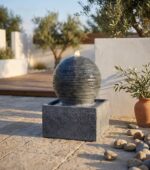 מזרקת מים כדור אפורה