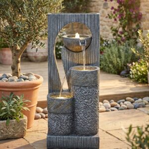 מזרקת מים דקורטיבית לגינה